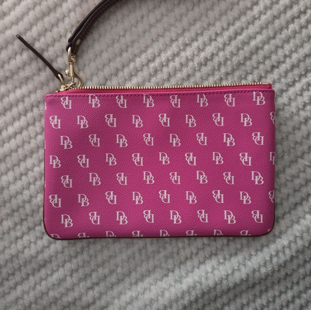 COPY - Like new Dooney & Bourke Wristlet - Picture 3 of 5